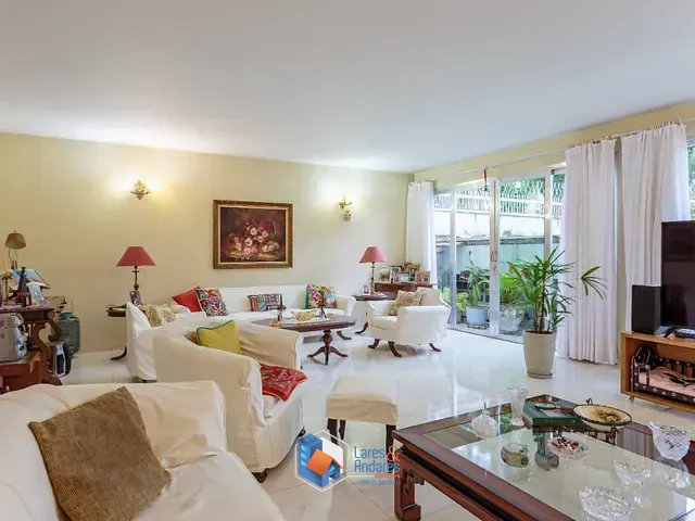 Casa com 314m² 3 quartos e 5 banheiros, à venda, no bairro Retiro Morumbi em São Paulo