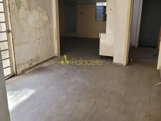 Casa com 200m² 4 quartos e 2 banheiros, à venda, no bairro Chácara Doutor Hipólito em Taubaté