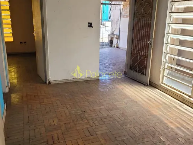 Casa com 200m² 4 quartos e 2 banheiros, à venda, no bairro Chácara Doutor Hipólito em Taubaté