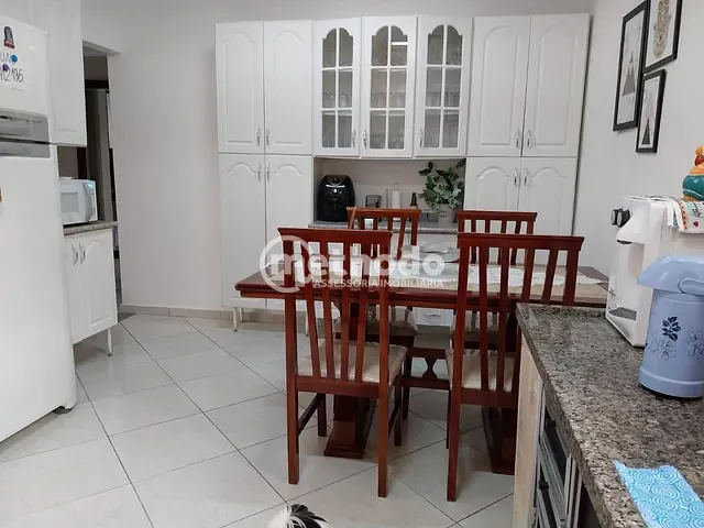 Casa com 300m² 2 quartos e 2 banheiros, à venda, no bairro Jardim Nova Europa em Campinas