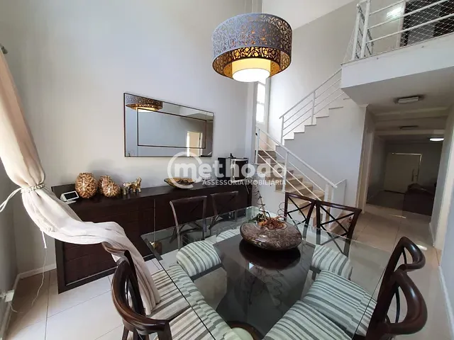 Casa com 400m² 3 quartos e 4 banheiros, à venda, no bairro Chácaras Alpina em Valinhos