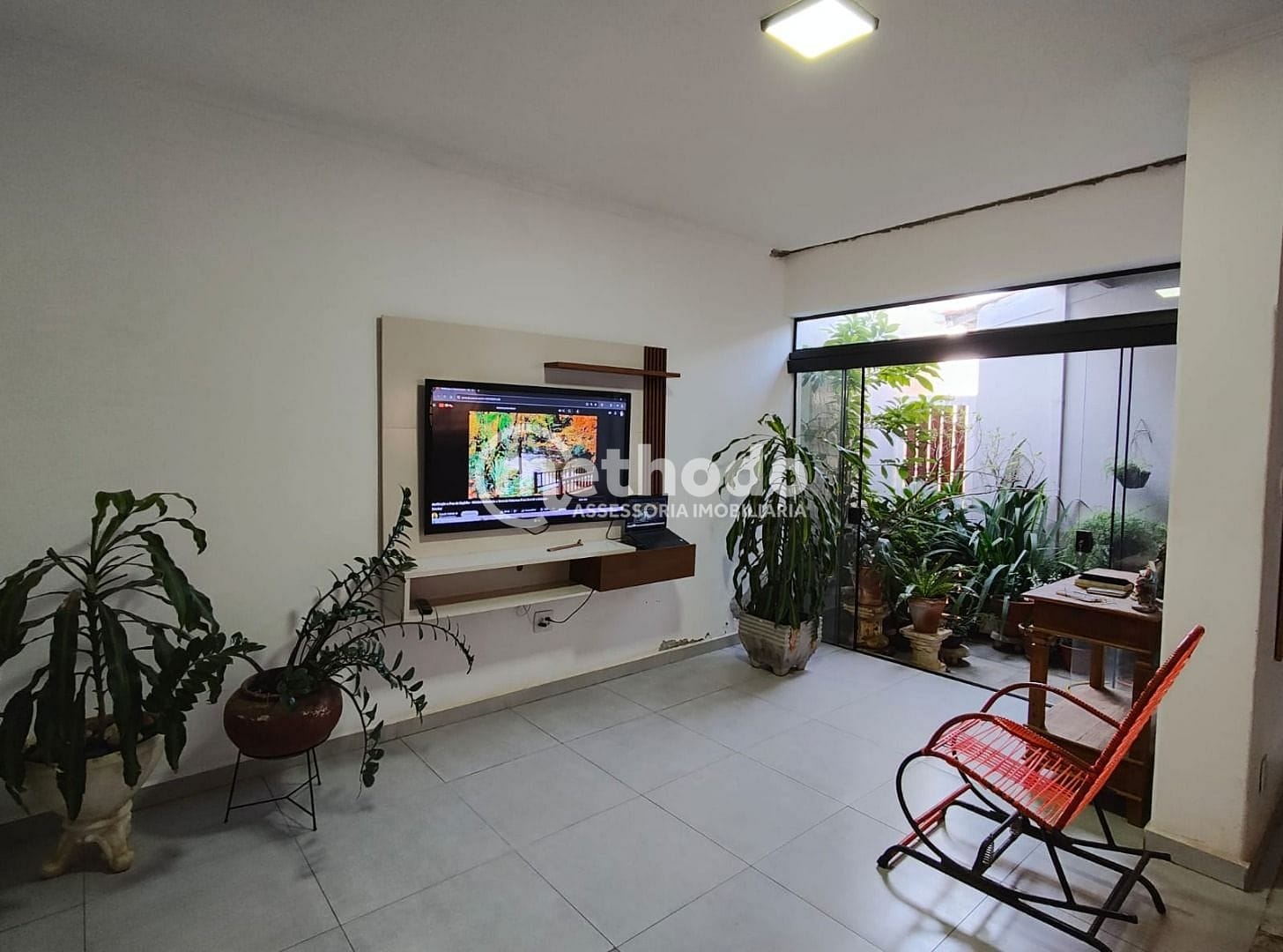 Casa, 4 quartos, 240 m² - Foto 1