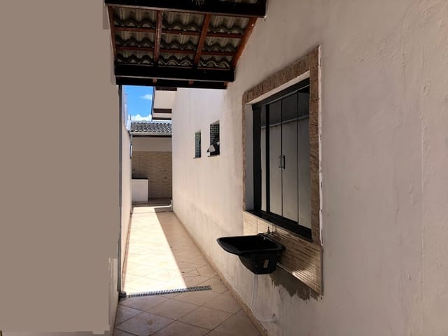 Casa com 300m² 3 quartos e 2 banheiros, à venda, no bairro Mantiqueira em Pindamonhangaba