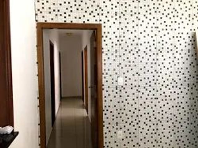 Casa com 300m² 3 quartos e 2 banheiros, à venda, no bairro Mantiqueira em Pindamonhangaba