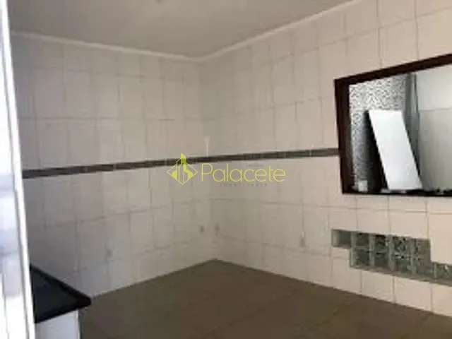 Casa com 300m² 3 quartos e 2 banheiros, à venda, no bairro Mantiqueira em Pindamonhangaba