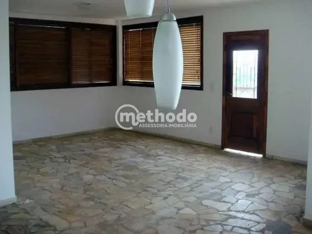 Casa com 300m² 3 quartos e 4 banheiros, à venda, no bairro Conjunto Habitacional Vila Santana (Sousas) em Campinas