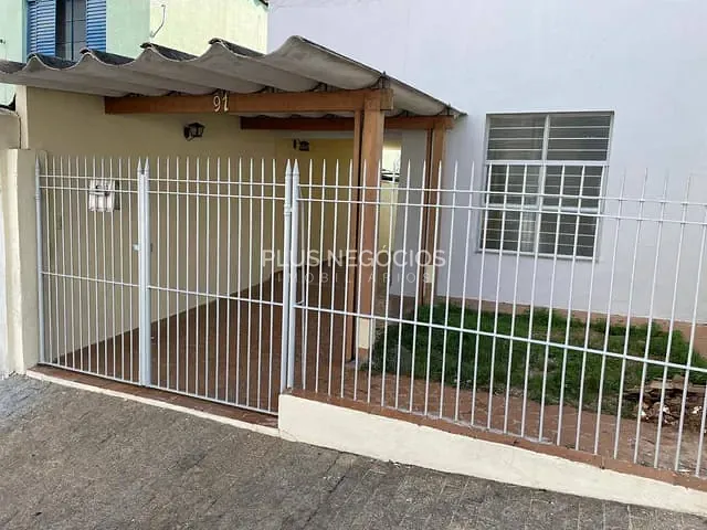 Casa com 157m² 3 quartos e 2 banheiros, à venda, no bairro Vila Trujillo em Sorocaba
