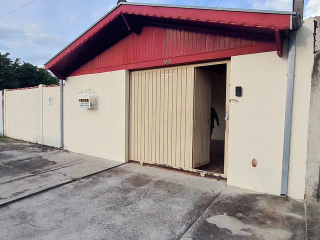 Casa com 264m² 3 quartos e 2 banheiros, à venda, no bairro Mantiqueira em Pindamonhangaba