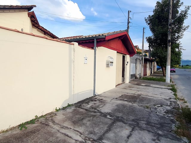 Casa com 264m² 3 quartos e 2 banheiros, à venda, no bairro Mantiqueira em Pindamonhangaba