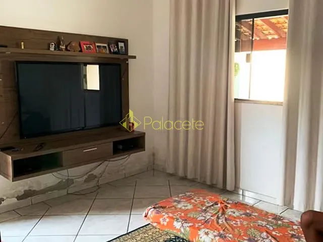 Casa com 300m² 3 quartos e 1 banheiro, à venda, no bairro Loteamento Residencial Andrade em Pindamonhangaba