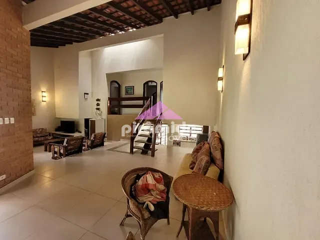 Casa com 360m² 5 quartos e 4 banheiros, à venda, no bairro Park Imperial em Caraguatatuba