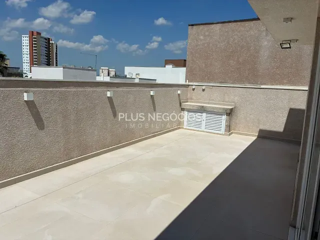Casa com 250m² 2 quartos e 3 banheiros, à venda ou para alugar, no bairro Chácaras Reunidas São Jorge em Sorocaba