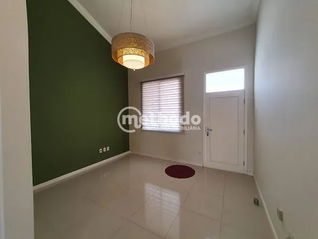 Casa com 400m² 3 quartos e 5 banheiros, à venda, no bairro Chácaras Alpina em Valinhos