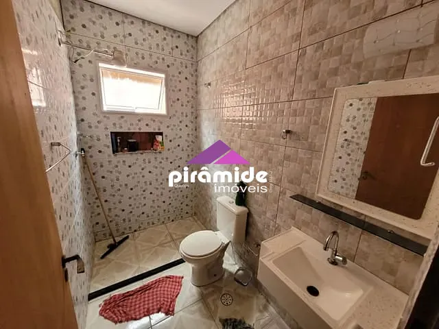 Casa com 75m² 2 quartos e 2 banheiros, à venda, no bairro Massaguaçu em Caraguatatuba