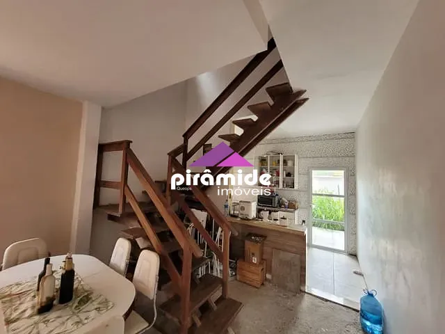 Casa com 75m² 2 quartos e 2 banheiros, à venda, no bairro Massaguaçu em Caraguatatuba