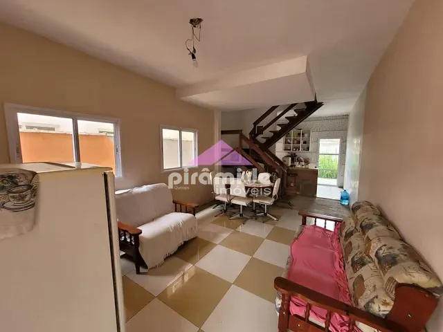 Casa com 75m² 2 quartos e 2 banheiros, à venda, no bairro Massaguaçu em Caraguatatuba