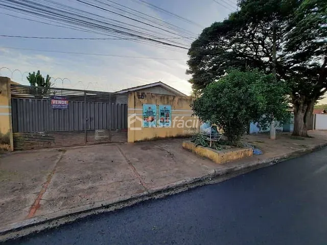Casa com 381m² 3 quartos e 2 banheiros, à venda, no bairro Vila Santo Eugênio em Campo Grande