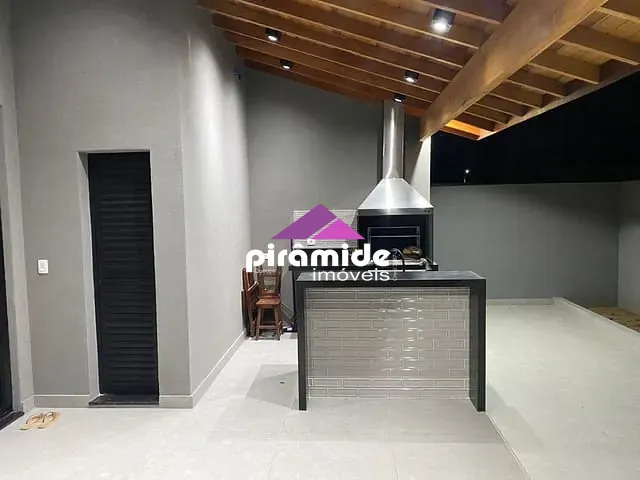 Casa com 300m² 3 quartos e 4 banheiros, à venda, no bairro Eugenio de Melo em São José dos Campos