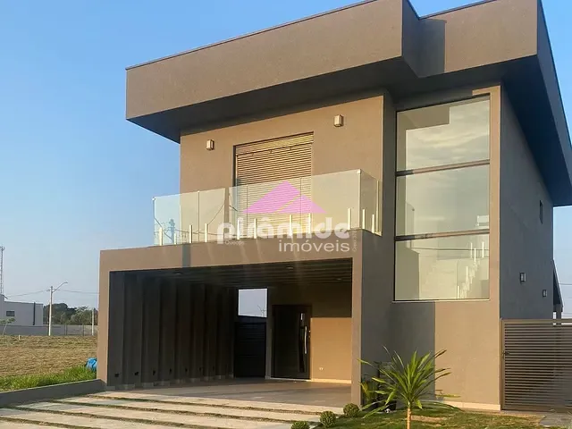 Casa com 300m² 3 quartos e 4 banheiros, à venda, no bairro Eugenio de Melo em São José dos Campos