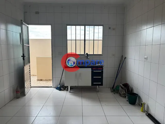 Casa 2 quartos e 1 banheiro, para alugar, no bairro Parque Continental III em Guarulhos