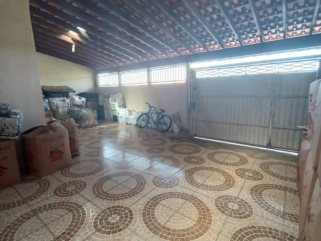 Casa 3 quartos e 2 banheiros, à venda, no bairro Residencial e Comercial Cidade Jardim em Pindamonhangaba