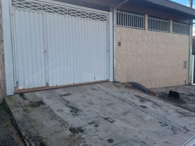 Casa 3 quartos e 2 banheiros, à venda, no bairro Residencial e Comercial Cidade Jardim em Pindamonhangaba