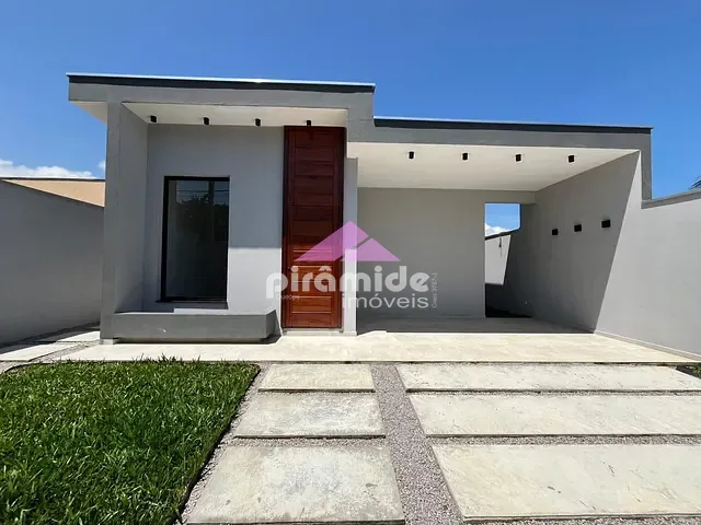Casa com 250m² 3 quartos e 2 banheiros, à venda, no bairro Massaguaçu em Caraguatatuba