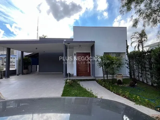 Casa com 300m² 3 quartos e 5 banheiros, para alugar, no bairro Aparecidinha em Sorocaba