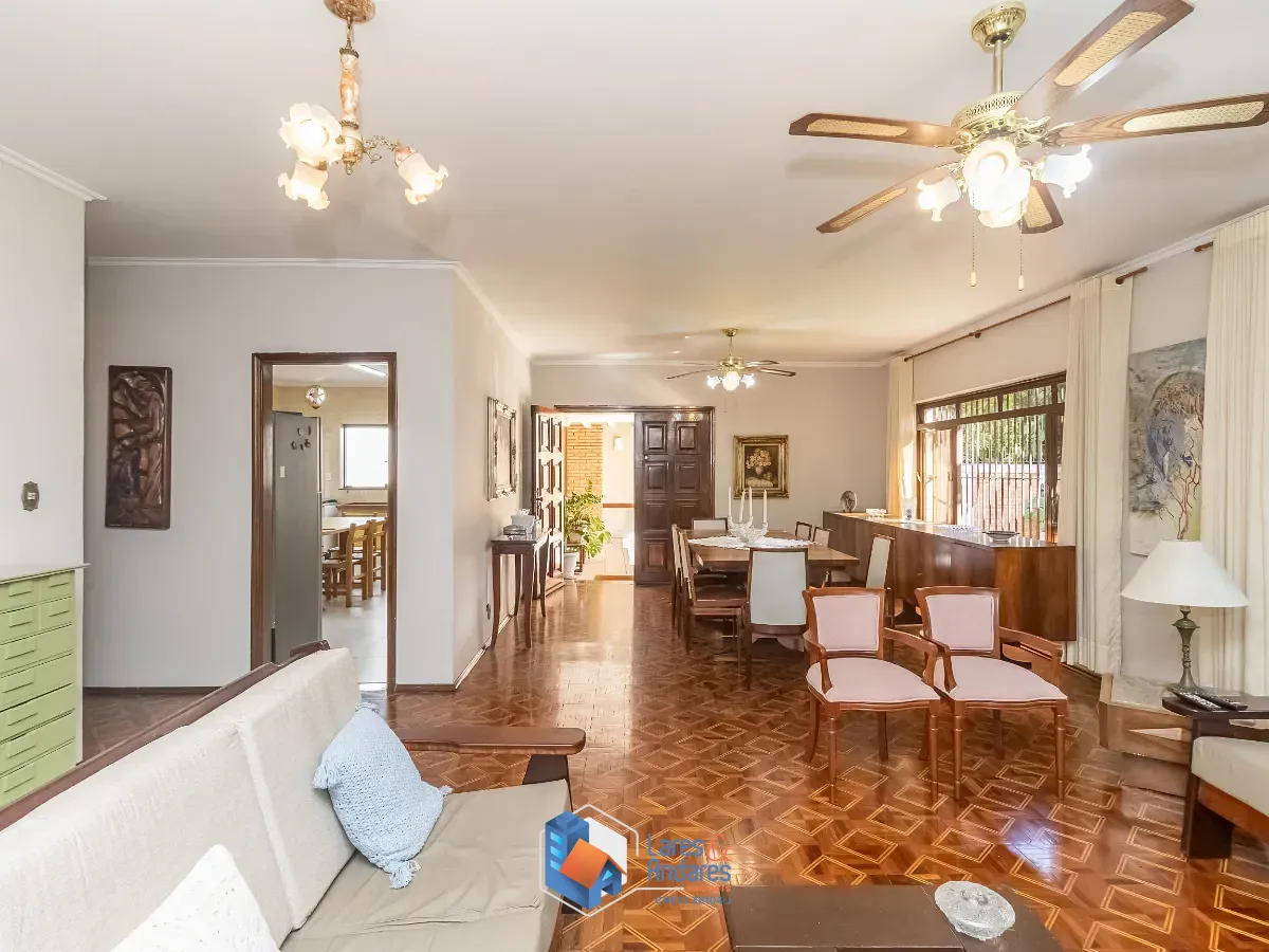 Casa, 3 quartos, 245 m² - Foto 1