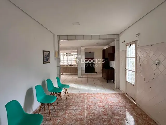 Casa com 350m² 4 quartos e 4 banheiros, para alugar, no bairro Vila Haro em Sorocaba