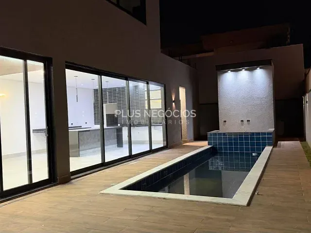 Casa com 360m² 4 quartos e 5 banheiros, à venda, no bairro Cajuru do Sul em Sorocaba