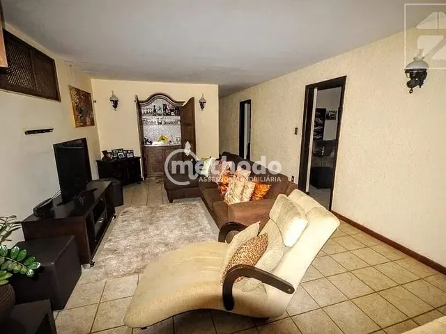 Casa com 800m² 6 quartos e 4 banheiros, à venda, no bairro Jardim Chapadão em Campinas