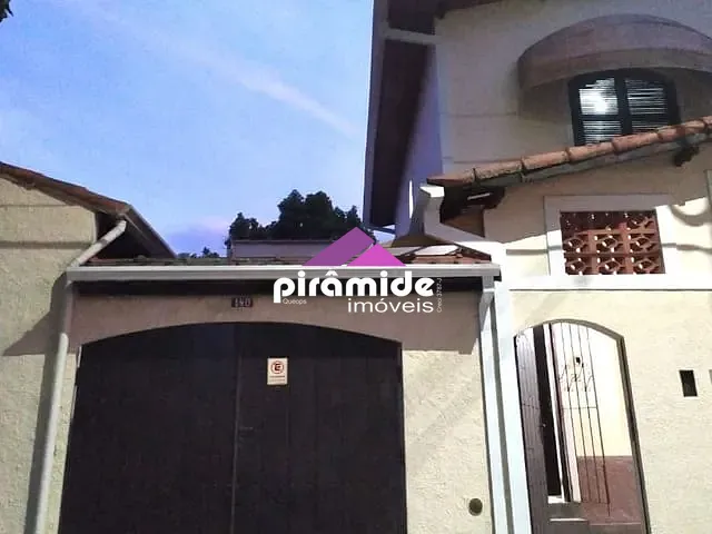 Casa com 175m² 3 quartos e 2 banheiros, à venda, no bairro Vila Ester em São José dos Campos