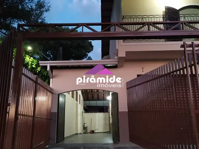 Casa com 175m² 3 quartos e 2 banheiros, à venda, no bairro Vila Ester em São José dos Campos