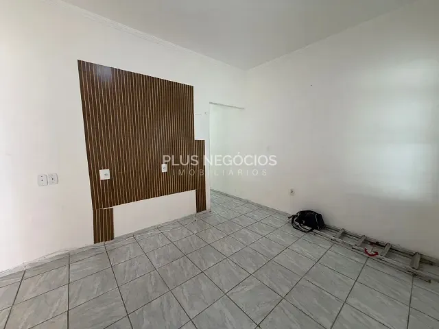 Casa 2 quartos e 2 banheiros, à venda, no bairro Jardim Wanel Ville V em Sorocaba