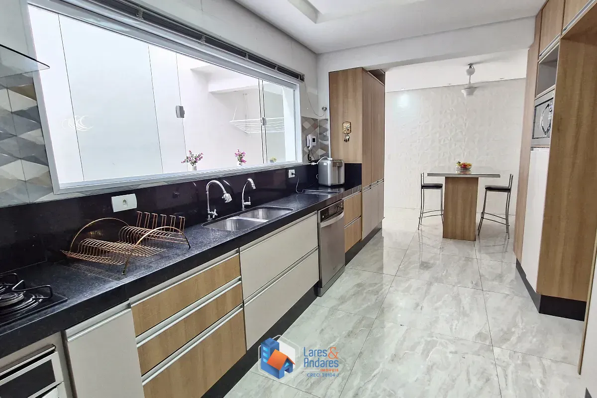 Casa, 3 quartos, 235 m² - Foto 28