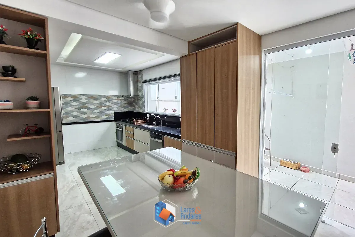Casa, 3 quartos, 235 m² - Foto 31