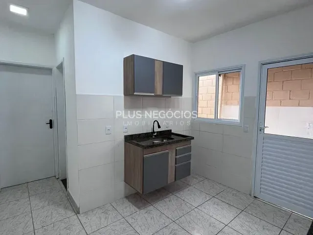 Casa com 100m² 2 quartos e 1 banheiro, à venda, no bairro Jardim Santa Esmeralda em Sorocaba