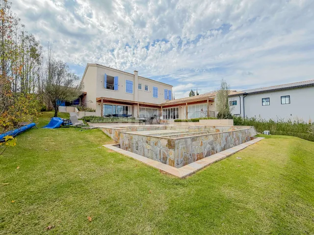 Casa com 3171m² 5 quartos e 9 banheiros, à venda, no bairro Itu em Itu
