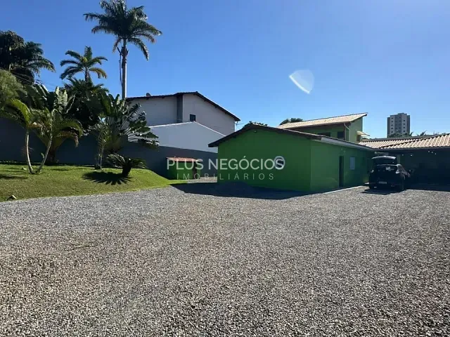 Casa com 320m² 6 quartos e 4 banheiros, à venda, no bairro Recreio dos Sorocabanos em Sorocaba