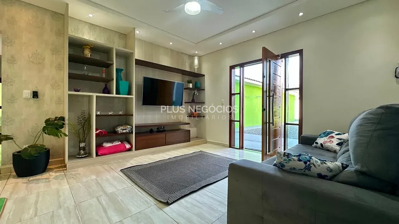 Casa, 6 quartos, 320 m² - Foto 1