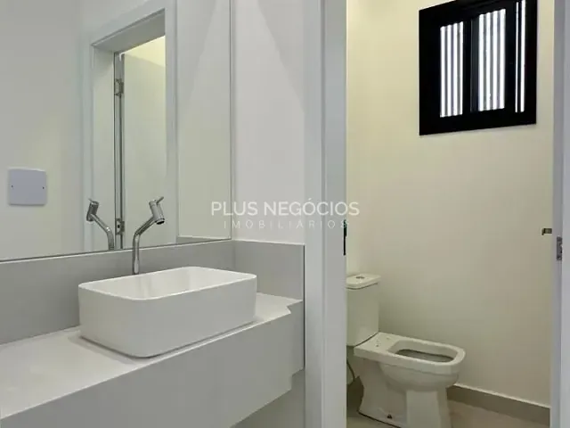 Casa com 200m² 3 quartos e 3 banheiros, à venda, no bairro Wanel Ville em Sorocaba