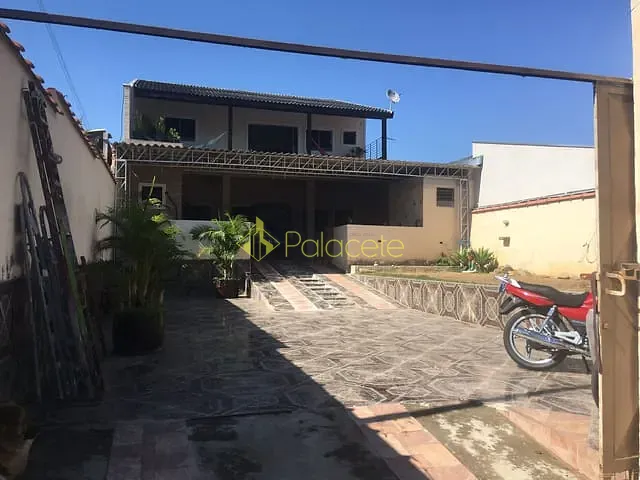 Casa com 250m² 2 quartos e 3 banheiros, à venda, no bairro Conjunto Residencial Araretama em Pindamonhangaba