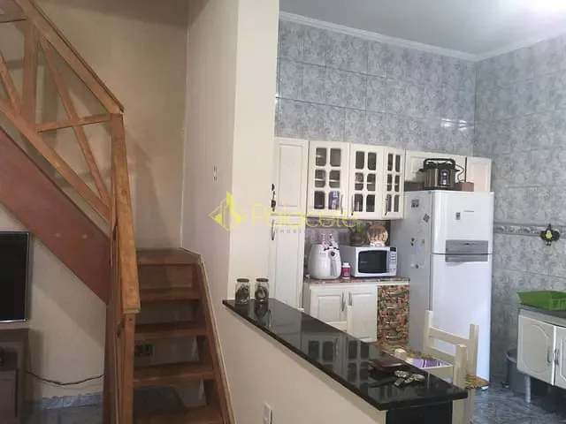 Casa com 250m² 2 quartos e 3 banheiros, à venda, no bairro Conjunto Residencial Araretama em Pindamonhangaba