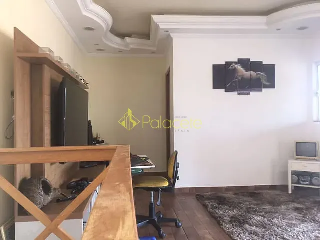 Casa com 250m² 2 quartos e 3 banheiros, à venda, no bairro Conjunto Residencial Araretama em Pindamonhangaba