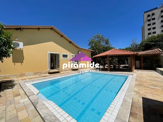 Casa com 2190m² 4 quartos e 4 banheiros, à venda, no bairro Vila Pantaleão em Caçapava