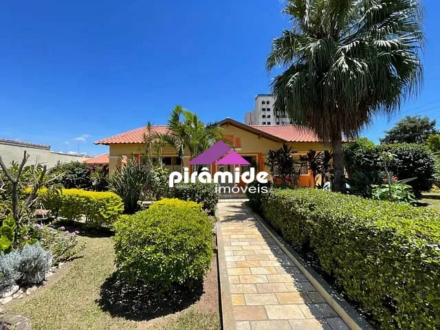 Casa com 2190m² 4 quartos e 4 banheiros, à venda, no bairro Vila Pantaleão em Caçapava