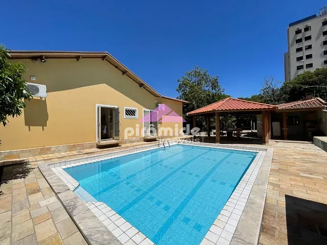 Casa com 2190m² 4 quartos e 4 banheiros, à venda, no bairro Vila Pantaleão em Caçapava