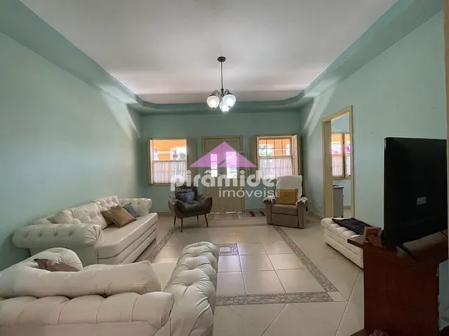 Casa com 2190m² 4 quartos e 4 banheiros, à venda, no bairro Vila Pantaleão em Caçapava