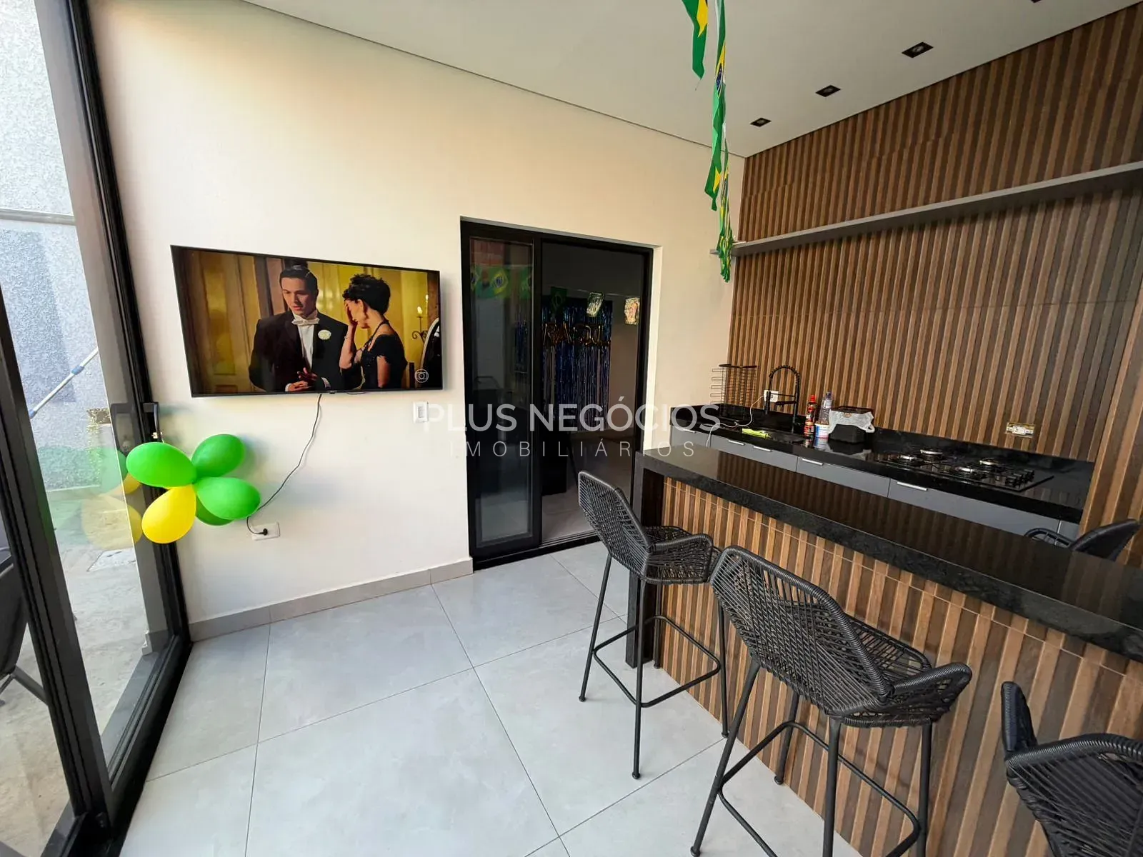 Casa, 3 quartos, 208 m² - Foto 1